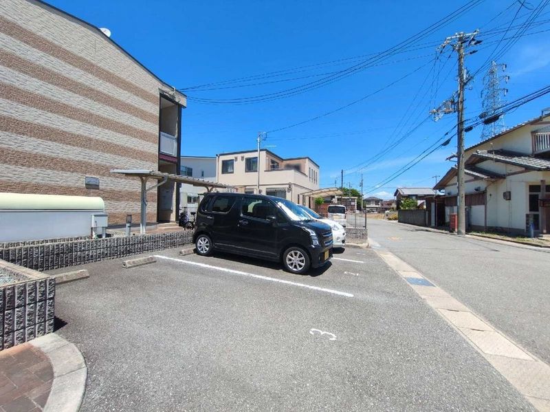 レオパレスダイガ 駐車場