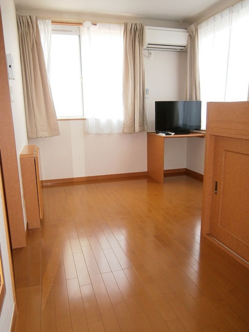 レオパレスＥＡＳＴ 居間