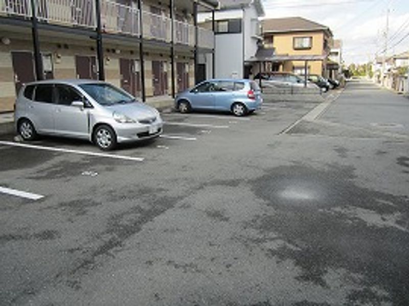 レオパレスＹＫ 駐車場