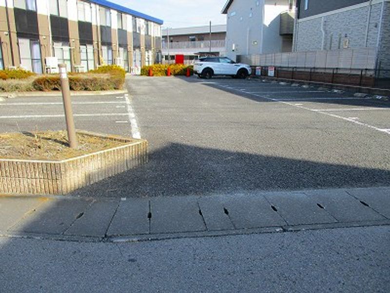 レオパレスやなせ 駐車場