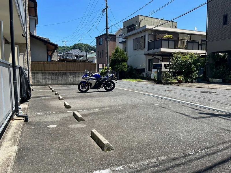 レオパレスエリアクエスト 駐車場