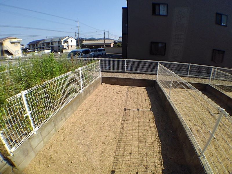 レオパレス東屋島 庭