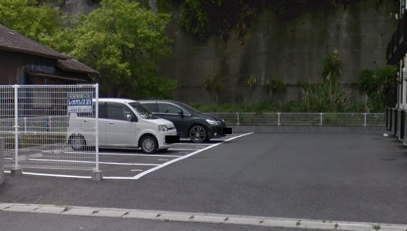 レオパレスシーサイドツインズ 駐車場