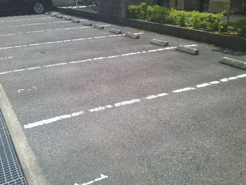 レオパレスノースバウンド 駐車場