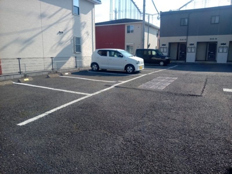 レオパレスＰｅａｃｅ 駐車場
