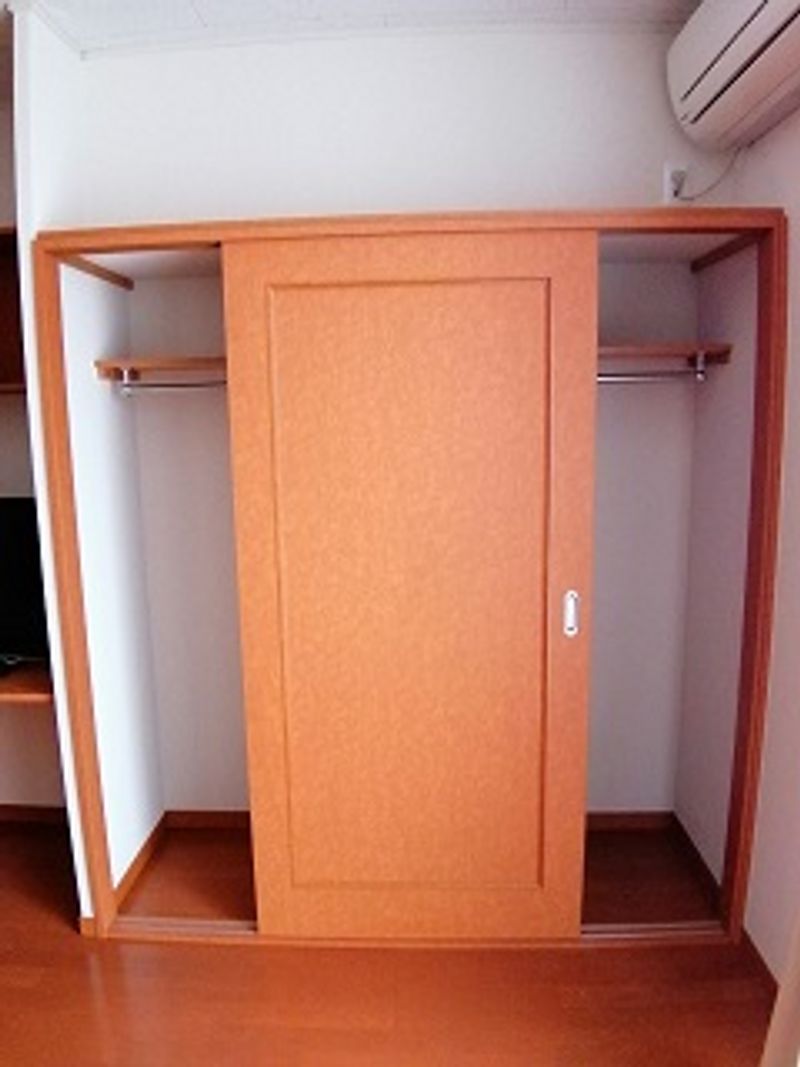レオパレスおおがわら 収納