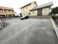 レオパレスロハス富の原 駐車場