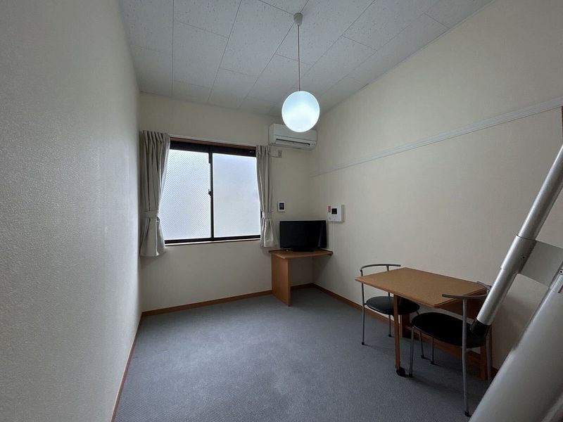 レオパレスプルミエール 居間
