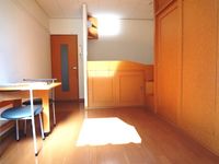 レオパレスさくら 居間
