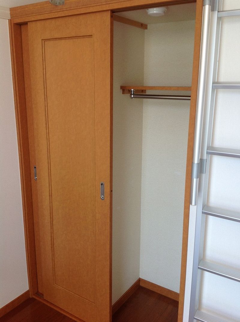 レオパレス春日 収納
