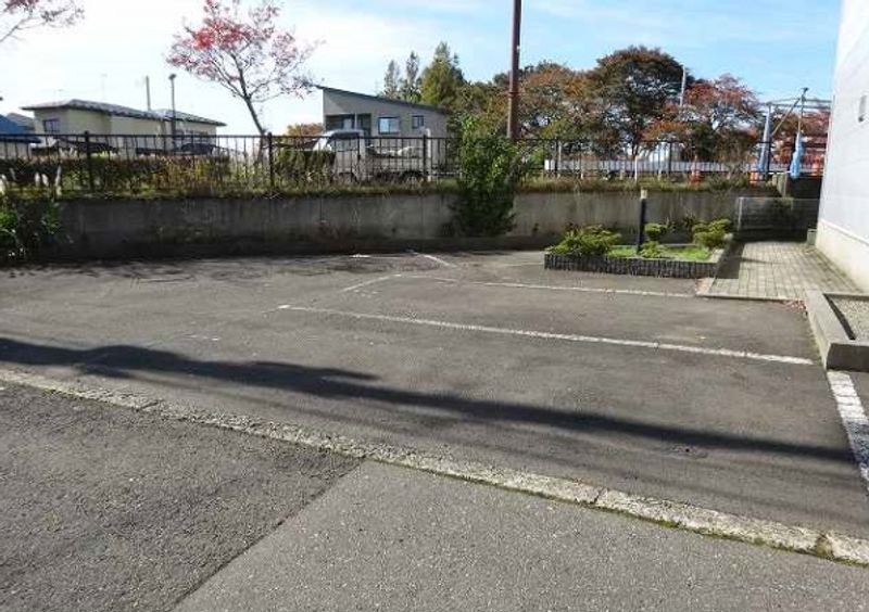 レオパレス旭水 駐車場