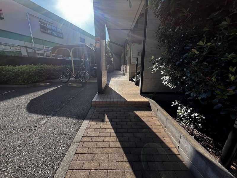 レオパレスエフ エントランス