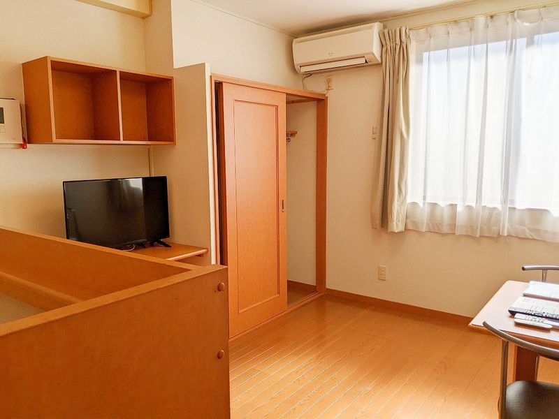 レオパレスさくらい 居間