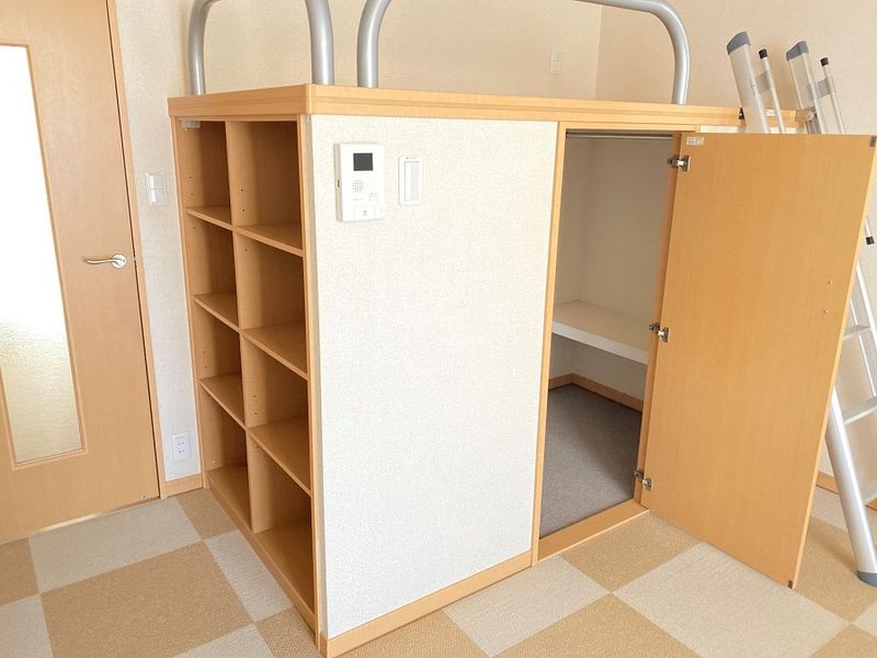 レオパレスルームス北越 収納