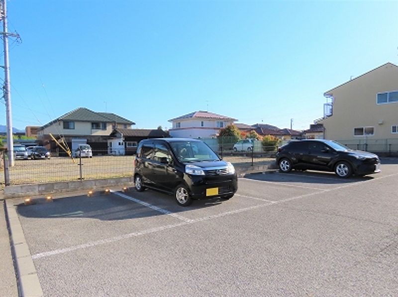 レオパレスヴィラソーレ 駐車場