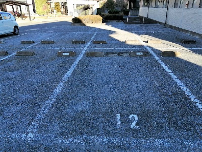 レオパレス内ヶ島 駐車場