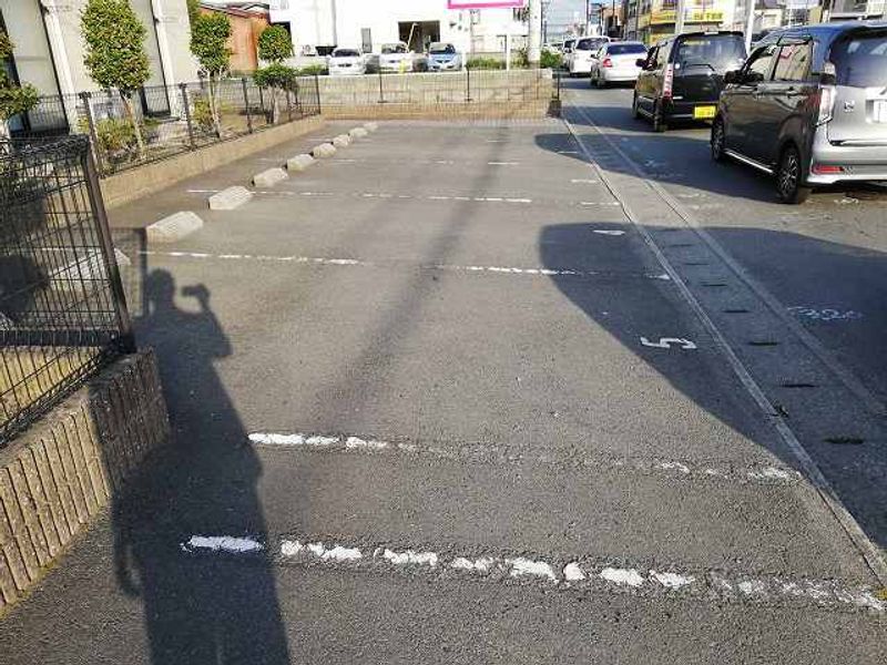レオパレスケイティ 駐車場
