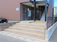 レオパレスアップル エントランス