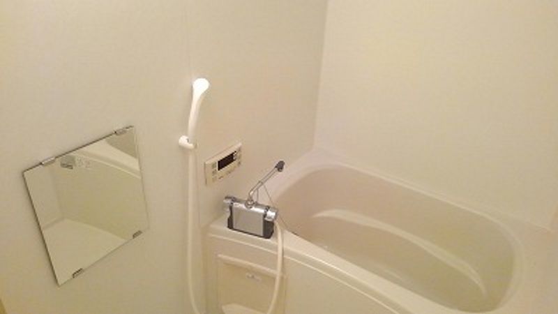 レオパレスアイコート川南 風呂
