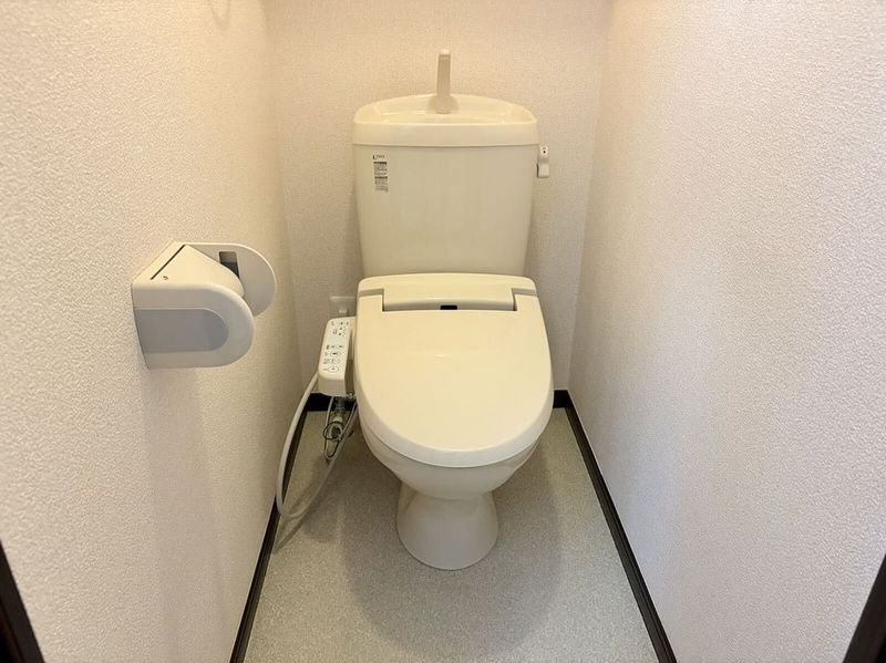 LEONEXT Musk Rose Toilet