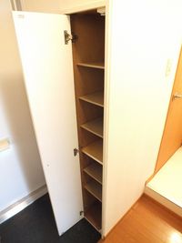 レオパレスユズキ 収納
