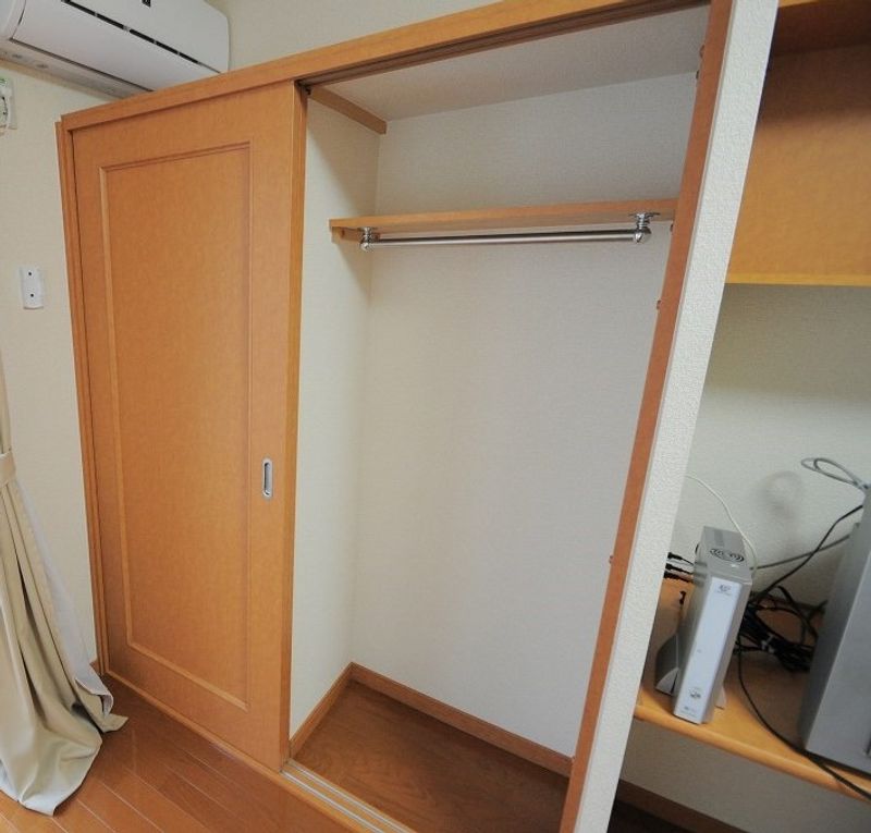 レオパレス愛燦館 収納