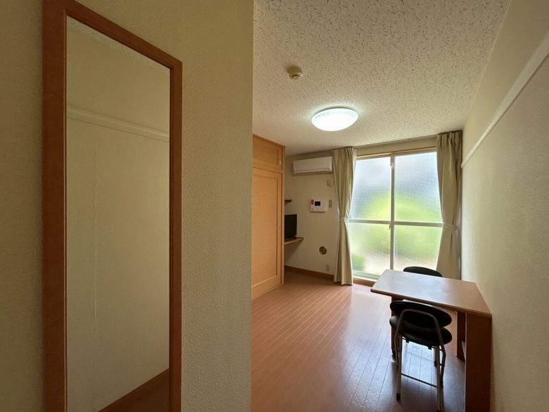 レオパレス広町 居間