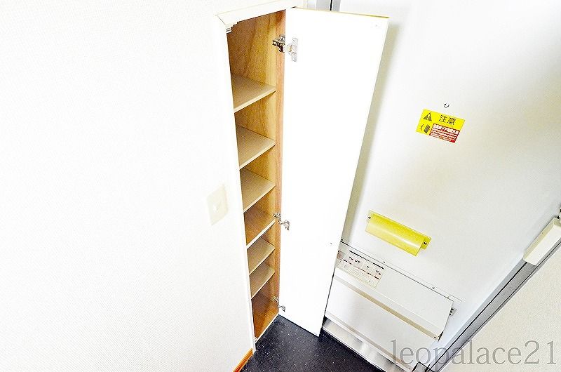 レオパレスブラッサム エントランス