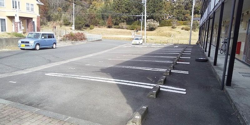 レオパレスわしず 駐車場