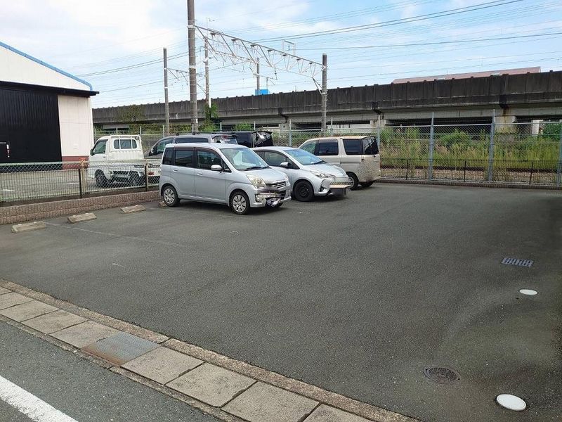 レオパレスⅠＢＡ 駐車場