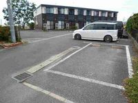 レオパレスフダザ 駐車場