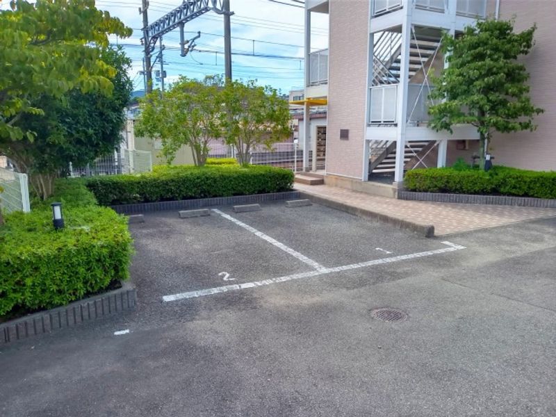 レオパレス多田Ⅰ 駐車場