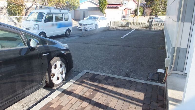 レオパレスシャローム 駐車場