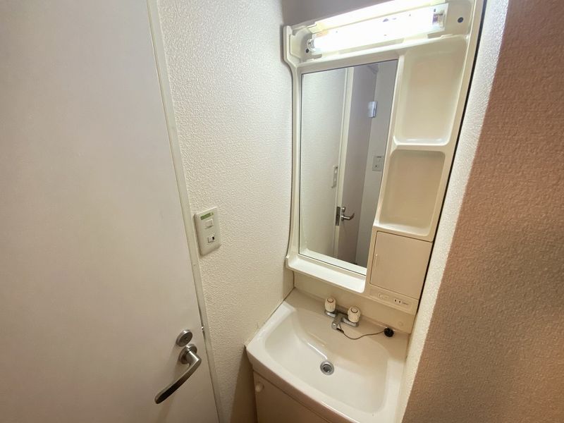 レオパレスつよし 洗面台
