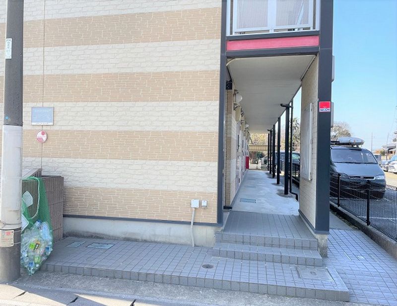 レオパレスコージーコート エントランス