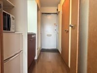 レオパレスかみどう 玄関