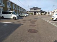 レオパレスパストラルフォレスト 駐車場