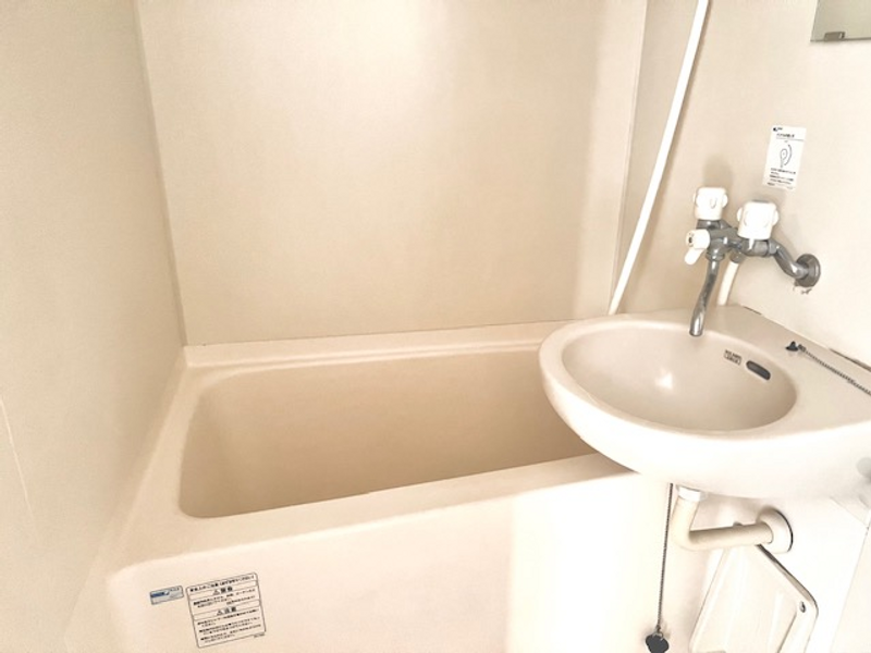 レオパレスリヴェール国母 風呂