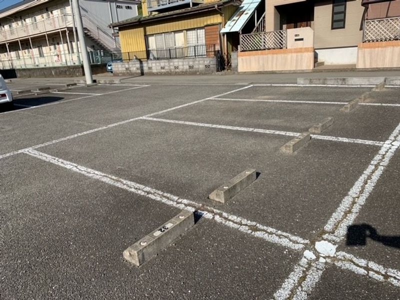 レオパレス蕉治 駐車場