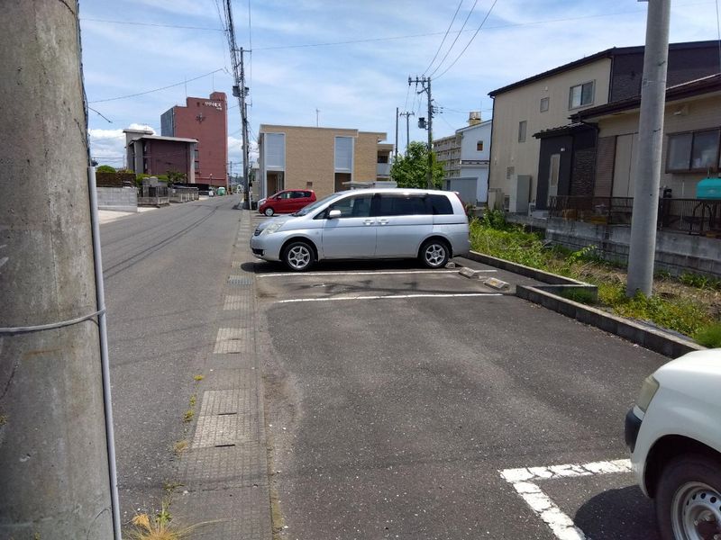 レオパレスディアコート中野 駐車場