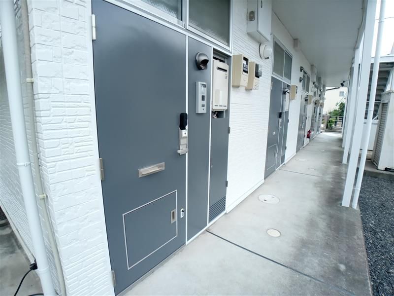 レオパレスアロハＢ 玄関