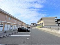 レオパレスビッグストン 駐車場