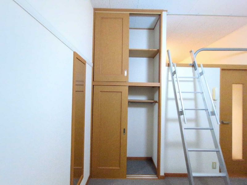 レオパレス渚 収納