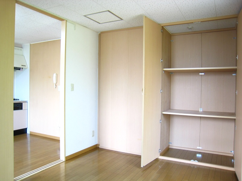 レオパレスクレストＣ 収納