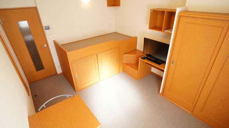 レオパレス海咲 居間