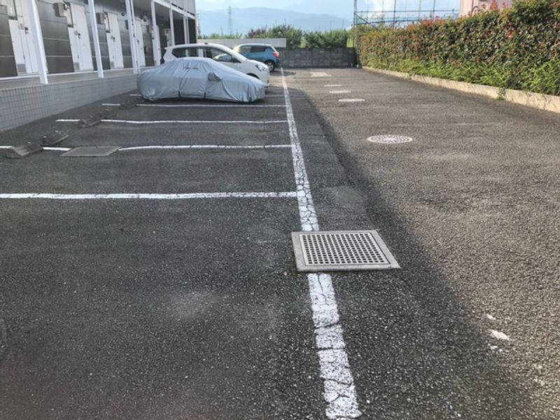 レオパレスアルシオネ 駐車場