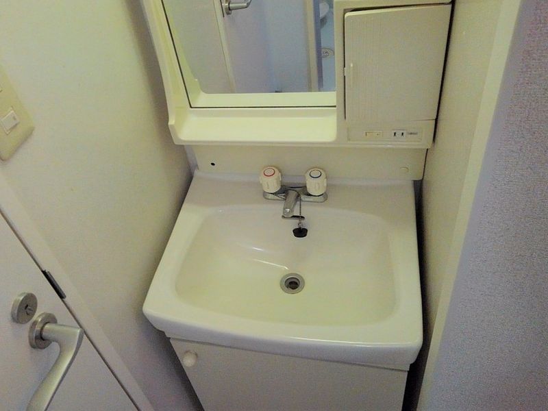 レオパレスレインボー 洗面台