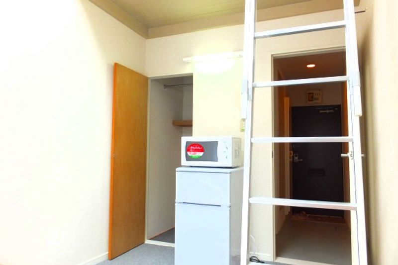 レオパレス天沼 居間