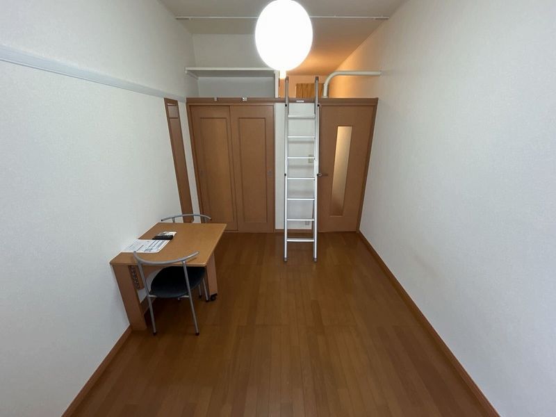 レオパレスボヌール 居間