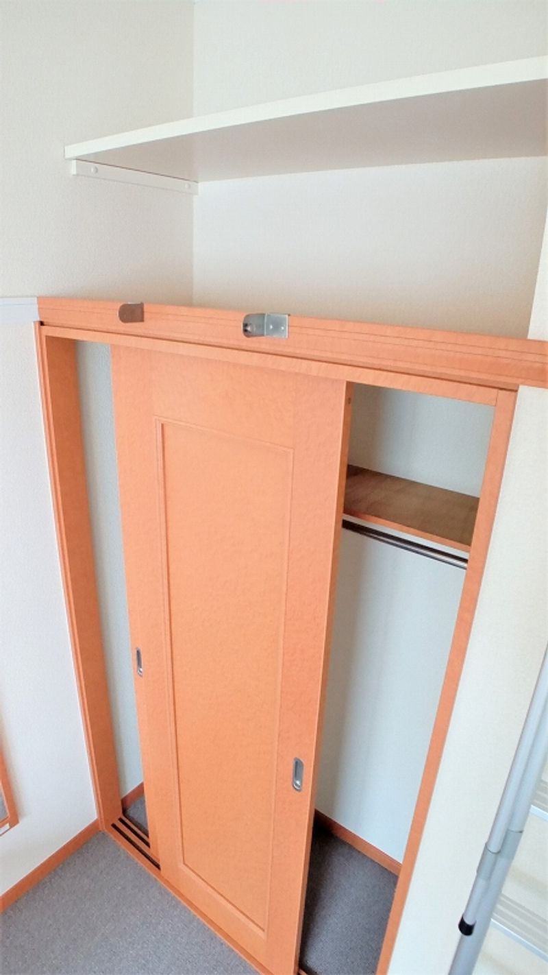 レオパレスけやき 収納